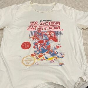 Blades of steel used large T shirt